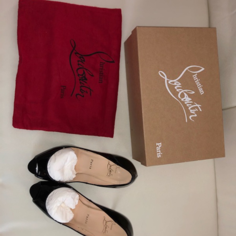 Christian Louboutin Very Prive Peep Toe 100  38.5